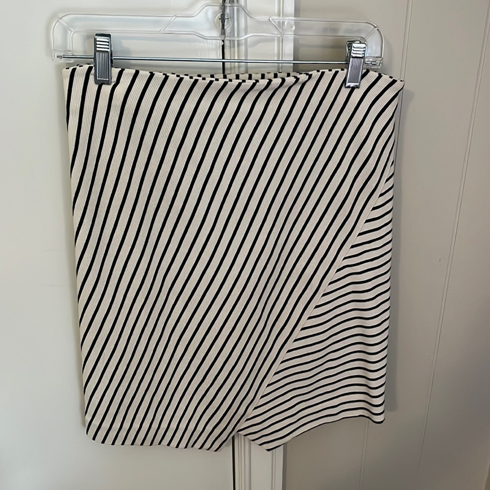 LOFT Black and White Skirt
